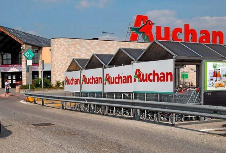 auchan-napoli-giugliano-mugnano-nola-pompei-700-lavoratori-a-rischio-720x489